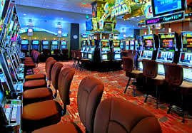 Antarmuka permainan Aviator di imperial 88 menampilkan pesawat, grafik pengganda real-time, dan tombol cash out